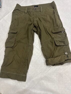 Kuhl convertible roll up army green capris